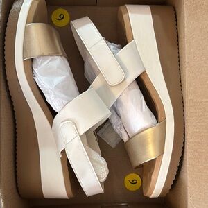 Stylish Cream and Gold Wedges